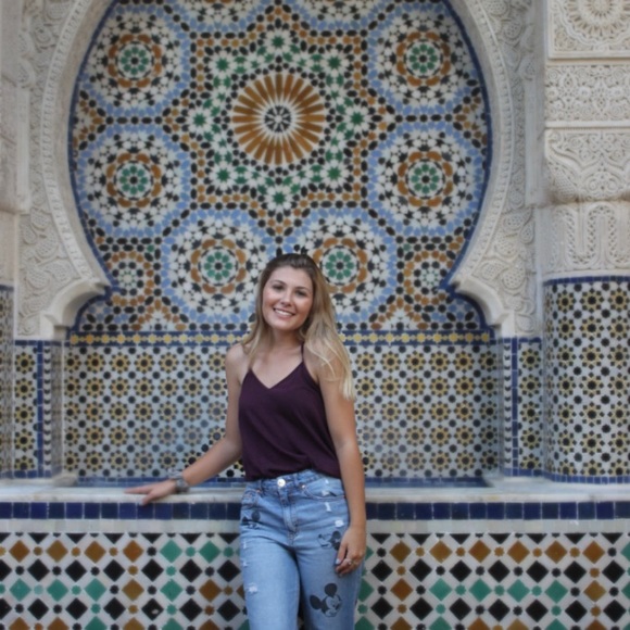 Meet your Posher, Bree - Picture 3 of 3